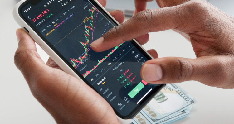  Banques et assurances : le match de l’expérience client totale